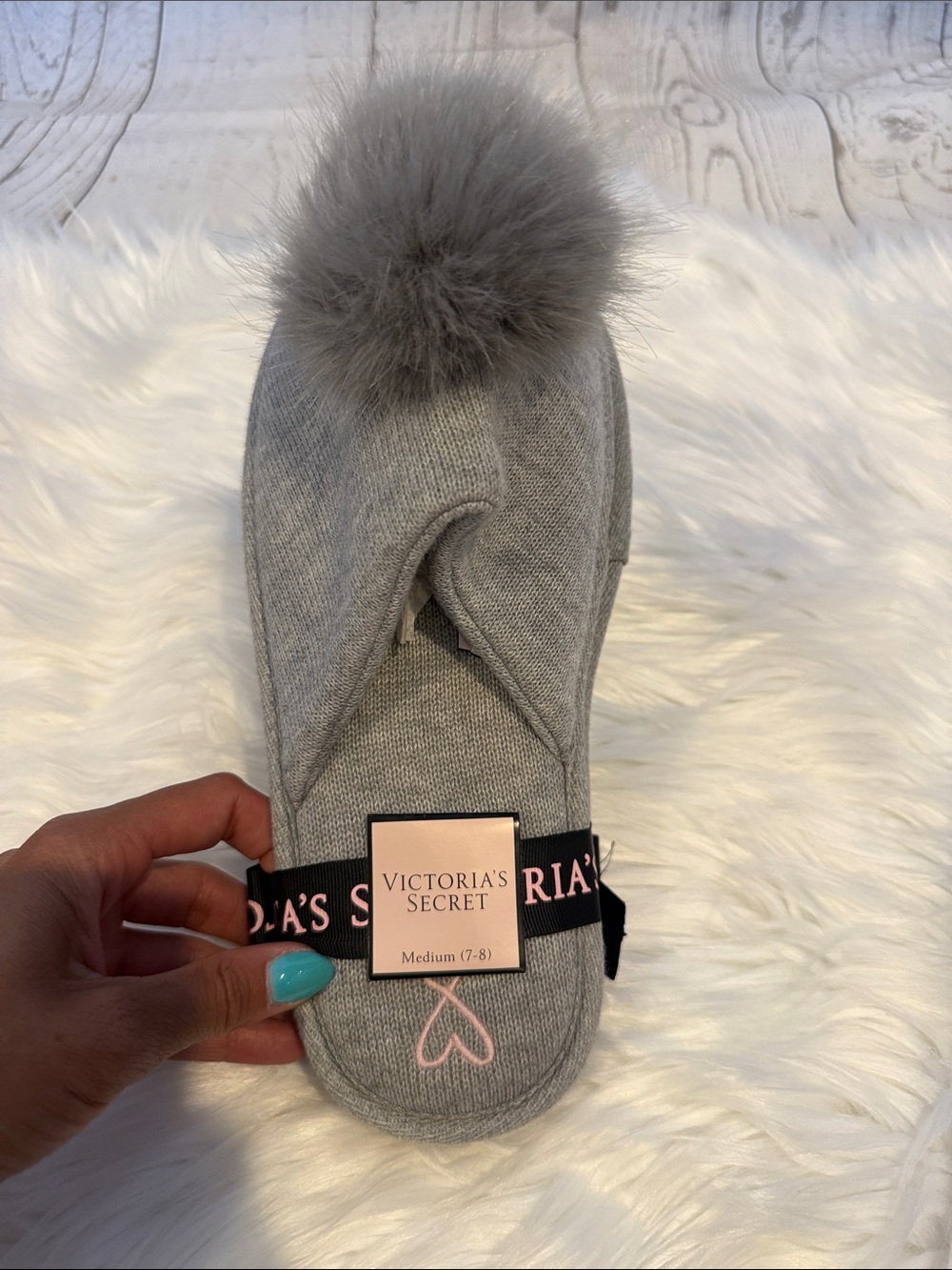 Victoria's Secret Gray Knit Pom-Pom Slip-On Slippers Size Medium 7-8